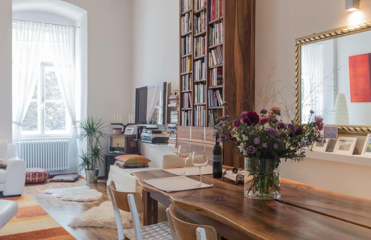 Spacious Old Town Luxury Apartment リンツ エクステリア 写真
