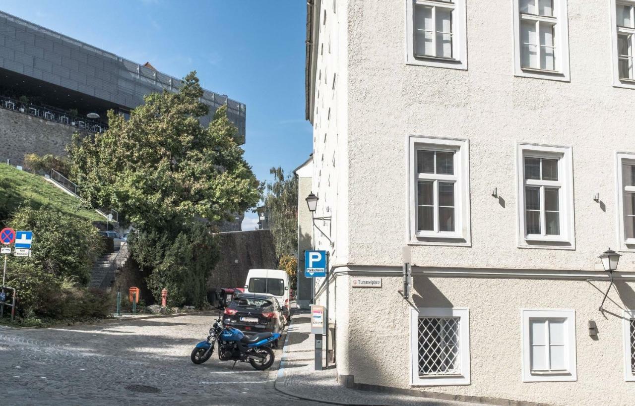 Spacious Old Town Luxury Apartment リンツ エクステリア 写真
